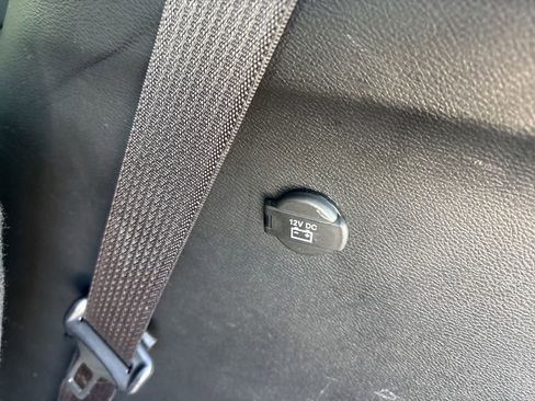 Used 2025 Chrysler Pacifica Limited FWD image 48