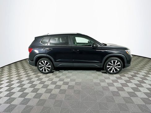 Used 2022 Volkswagen Taos SE image 11