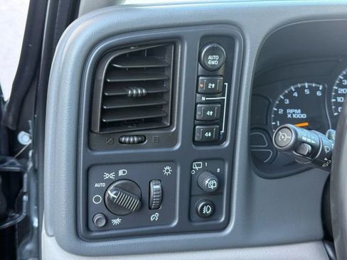 Used 2005 GMC Yukon SLT w/ SLT Preferred Equipment Group image 23