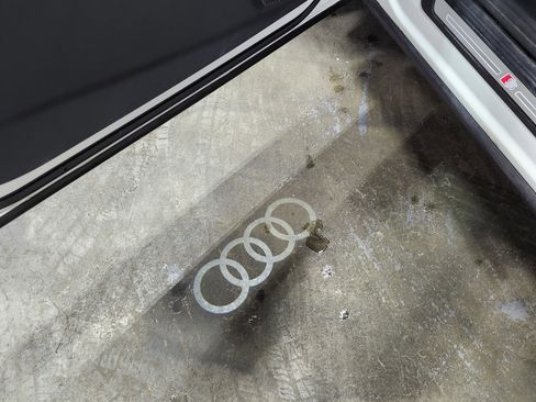 Used 2019 Audi SQ5 Premium Plus image 29