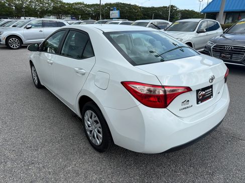 Used 2017 Toyota Corolla LE w/ Carpet Mat Package (TMS) FWD image 10