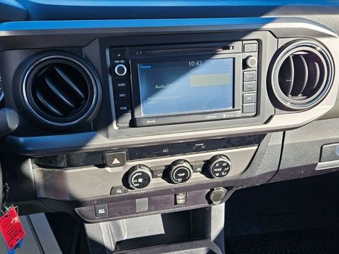 Used 2017 Toyota Tacoma SR5 w/ SR5 Appearance Package (SM) image 17