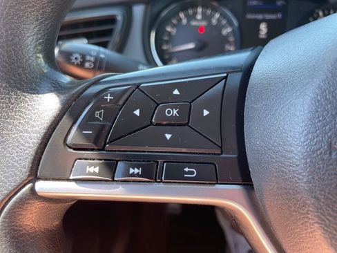 Used 2018 Nissan Rogue S image 22