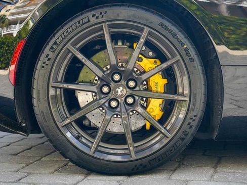 Used 2022 Ferrari SF90 Spider image 32