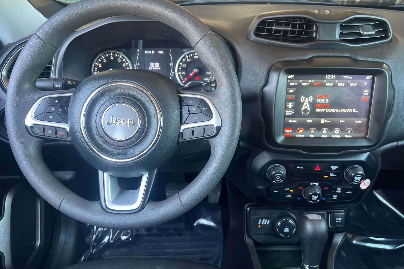 Used 2023 Jeep Renegade Latitude AWD/4WD image 16