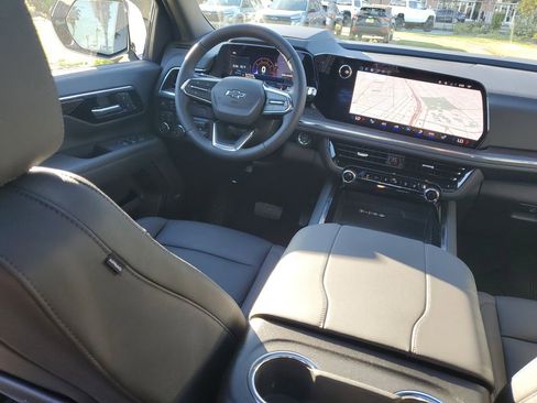 New 2026 Chevrolet Suburban Z71 w/ Z71 Off-Road Package image 11