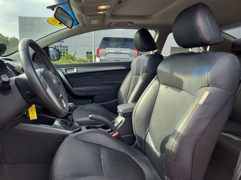 Used 2010 Kia Forte Koup SX w/ Leather Pkg FWD image 12