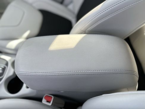 Used 2021 Jeep Cherokee Latitude Plus image 23