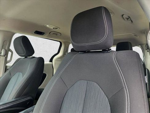 Used 2023 Chrysler Voyager LX FWD image 12