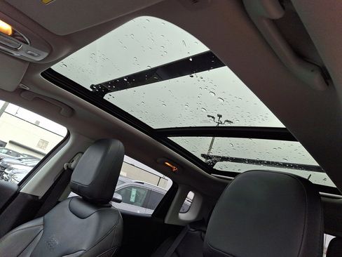 Used 2018 Jeep Compass Limited w/ Navigation Group image 31