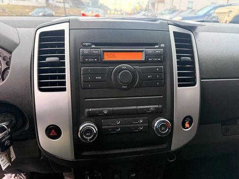 Used 2010 Nissan Frontier SE w/ SE Value Truck Pkg image 15