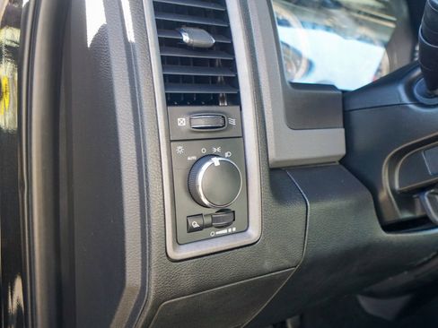 Used 2018 RAM 2500 Tradesman w/ Chrome Appearance Group image 20