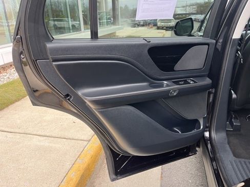 Used 2025 Lincoln Aviator AWD image 22