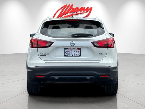 Used 2017 Nissan Rogue Sport SL w/ SL Premium Package FWD image 5
