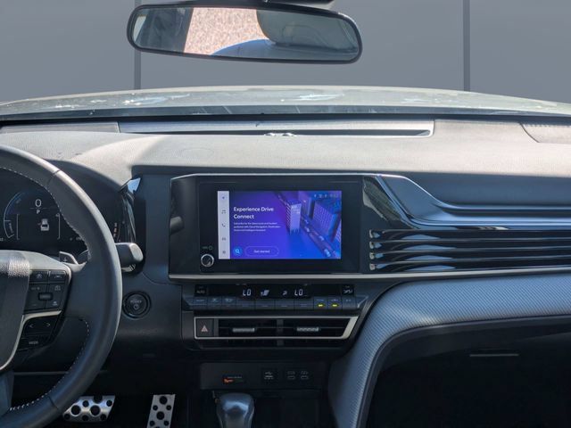 Used 2025 Toyota Camry SE FWD image 17