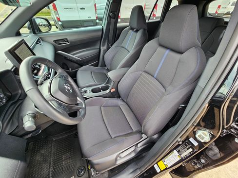 Used 2024 Toyota Corolla Cross AWD Hybrid image 17