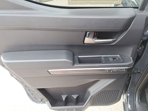 Certified 2025 Toyota Tacoma TRD Off-Road image 7