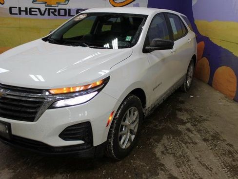 Used 2022 Chevrolet Equinox LS image 7