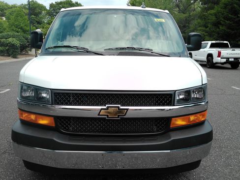 Certified 2025 Chevrolet Express 2500 w/ Driver Convenience Package RWD image 4