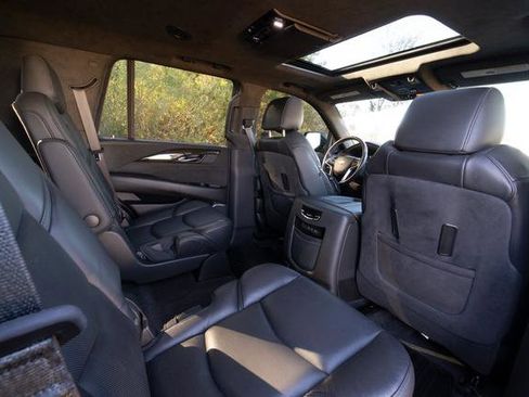 Used 2020 Cadillac Escalade Platinum image 26