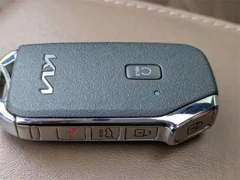 Used 2022 Kia Telluride SX w/ SX Prestige Package image 34