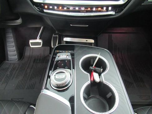 New 2026 Cadillac Lyriq V image 21