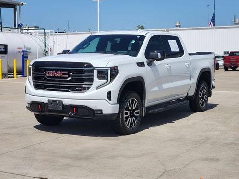 Used 2025 GMC Sierra 1500 AT4 w/ AT4 Premium Package AWD/4WD image 3