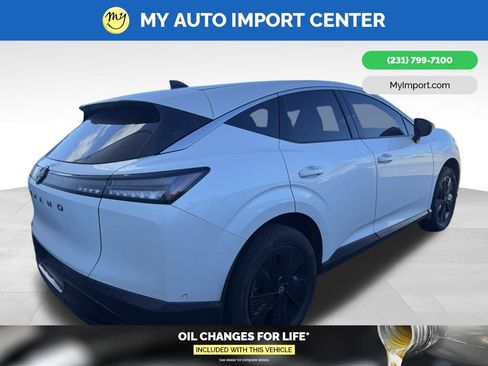 Used 2025 Nissan Murano SV AWD/4WD image 5