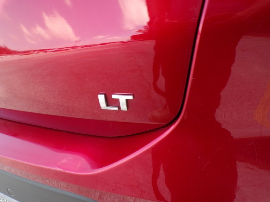 Used 2023 Chevrolet Equinox LT FWD image 16
