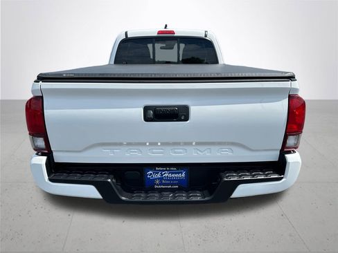 Used 2022 Toyota Tacoma SR w/ SR Convenience Package RWD image 7
