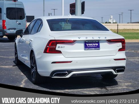 Used 2022 Volvo S60 T8 R-Design Expression w/ Premium Package AWD/4WD image 5