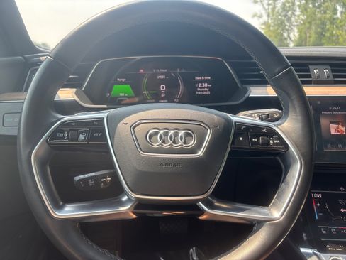 Used 2024 Audi Q8 e-tron Premium Plus w/ Premium Plus Package image 20