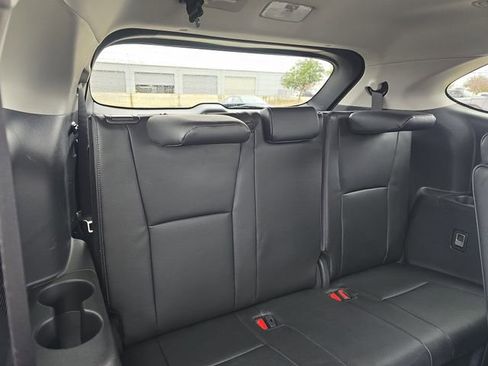 Used 2025 Toyota Highlander Limited image 12