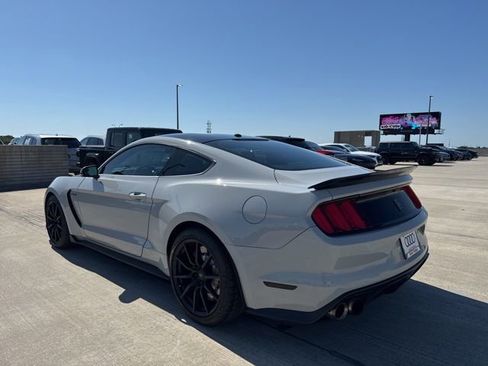 Used 2017 Ford Mustang Shelby GT350 w/ Electronics Package RWD image 5