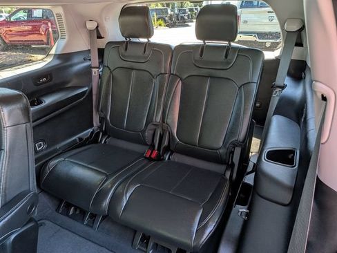 Used 2023 Jeep Grand Cherokee L Limited w/ Luxury Tech Group II AWD/4WD image 14