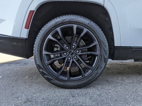 Used 2024 Jeep Grand Wagoneer Series III w/ Rear Seat Video Group 1 image 52