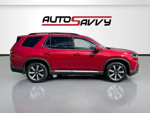 Used 2023 Honda Pilot Touring image 8