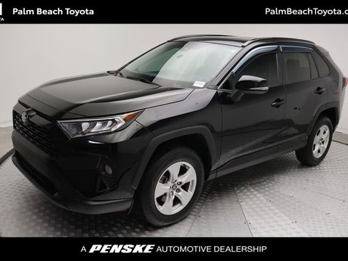 Certified 2020 Toyota RAV4 XLE w/ Convenience Package FWD image 1