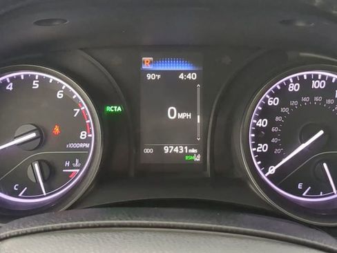 Used 2021 Toyota Camry SE w/ Convenience Package FWD image 24