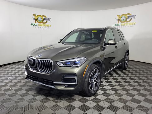 Certified 2023 BMW X5 xDrive45e w/ Executive Package image 3