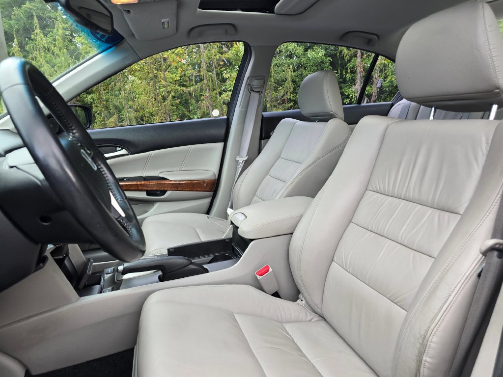 Used 2011 Honda Accord EX-L image 12