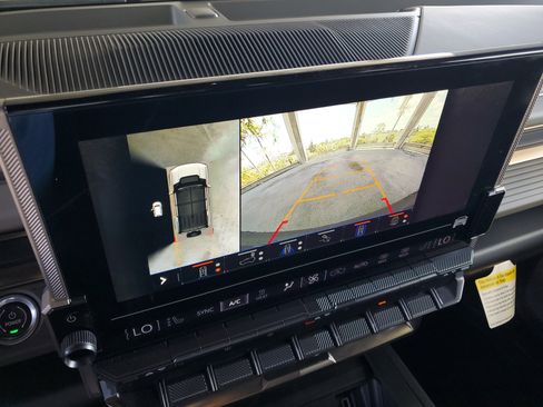 Used 2024 GMC Hummer EV 2X w/ Extreme Off-Road Package AWD/4WD image 27