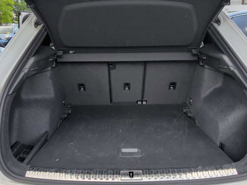 Used 2025 Audi Q3 2.0T Premium AWD/4WD image 32