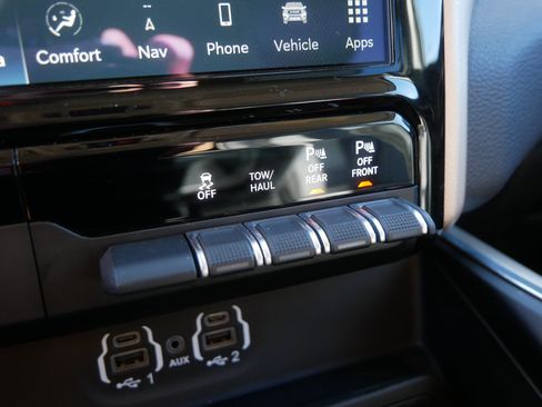 Used 2022 RAM 1500 Laramie AWD/4WD image 32