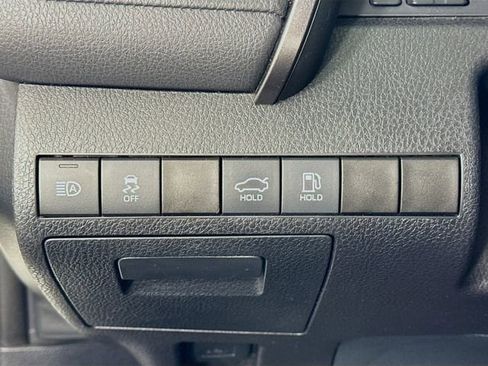 Certified 2020 Toyota Camry SE FWD image 10