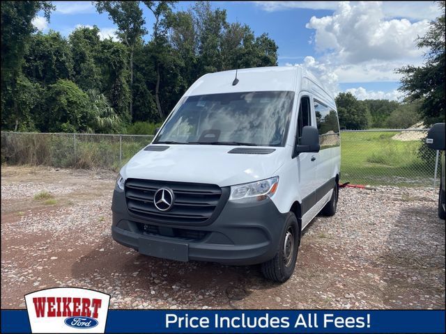 Used 2025 Mercedes-Benz Sprinter 2500 image 1