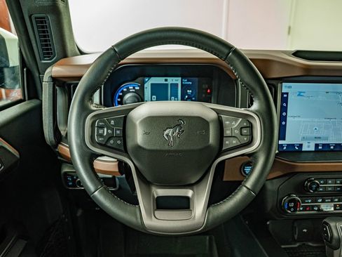 Used 2024 Ford Bronco Outer Banks AWD/4WD image 24