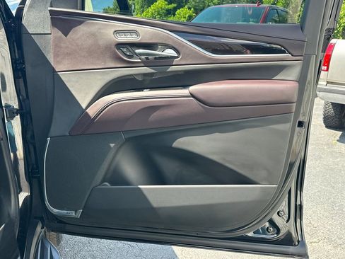 Used 2021 Cadillac Escalade ESV Sport Platinum w/ Heavy-Duty Trailer Package AWD/4WD image 14