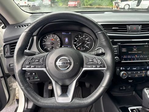 Used 2018 Nissan Rogue SV w/ Premium Package AWD/4WD image 18