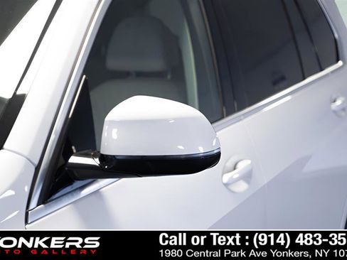 Used 2022 BMW X7 xDrive40i w/ Executive Package AWD/4WD image 89